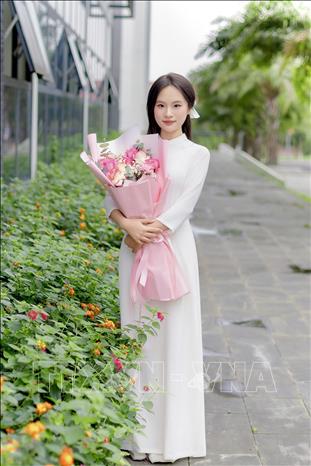 Nguyễn Phương Linh, thủ khoa khối D01 toàn quốc trong kỳ thi tốt nghiệp THPT năm 2024. Ảnh: TTXVN phát