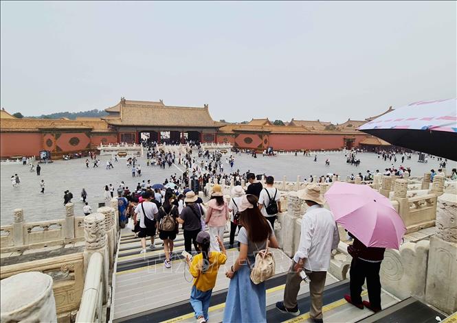 Tử Cấm Thành đón hàng ngàn du khách trong và ngoài nước đến tham quan mỗi ngày. Ảnh: Công Tuyên - PV TTXVN tại Bắc Kinh