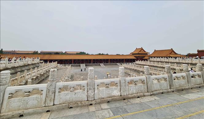 Tử Cấm Thành (Cố Cung) là hệ thống các cung điện nằm tại Đông Thành (Bắc Kinh), được xây dựng từ năm 1406 – 1420. Cố Cung có bề dày lịch sử lên đến 500 năm, trải qua 2 triều đại Minh – Thanh. Ảnh: Công Tuyên - PV TTXVN tại Bắc Kinh