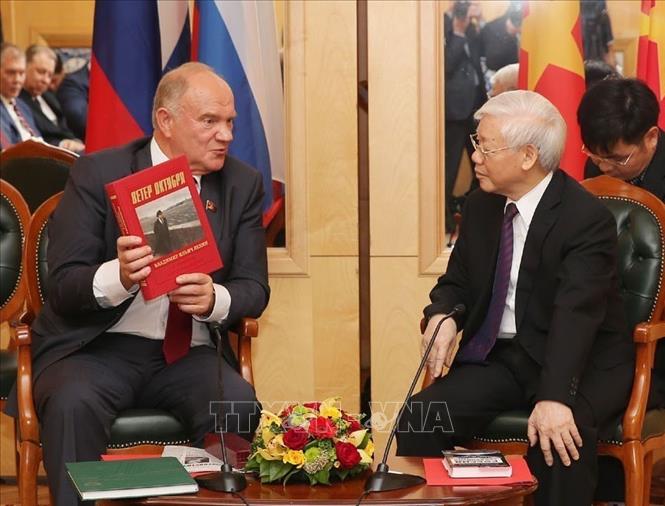 Tổng Bí thư Nguyễn Phú Trọng tiếp Chủ tịch Đảng Cộng sản Liên bang Nga Gennady Ziuganov trong chuyến thăm chính thức Liên bang Nga (Moskva, sáng 8/9/2018). Ảnh: Trí Dũng - TTXVN