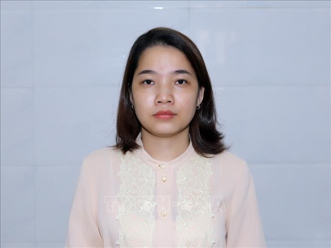 Chị Tăng Thị Huyền Sâm, người dân ở thành phố Đà Nẵng chia sẻ sự tiếc thương vô hạn và tình cảm của Nhân dân với Tổng Bí thư Nguyễn Phú Trọng. Ảnh: Trần Lê Lâm - TTXVN 
