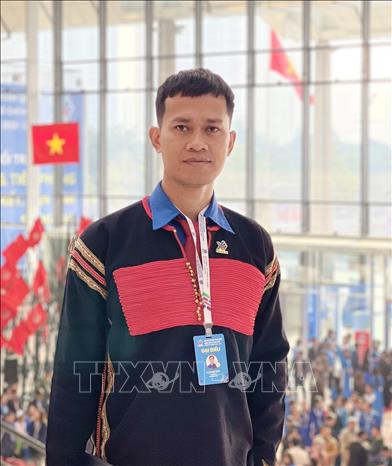 Anh Y Lê Pas Tơr, Phó Bí thư Thường trực Tỉnh đoàn, Chủ tịch Hội Liên hiệp Thanh niên Việt Nam tỉnh Đắk Lắk nguyện một lòng noi gương Tổng Bí thư Nguyễn Phú Trọng. Ảnh: TTXVN phát