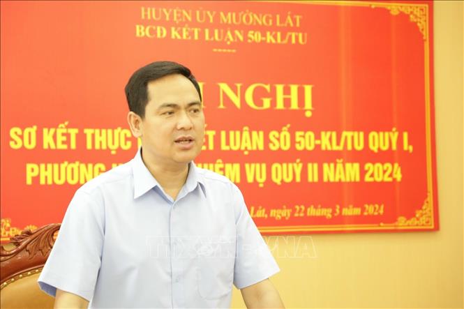  Ông Triệu Minh Xiết, Phó Bí thư Thường trực Huyện ủy Mường Lát, tỉnh Thanh Hóa bày tỏ tình cảm đặc biệt dành cho Tổng Bí thư Nguyễn Phú Trọng. Ảnh: Hoa Mai - TTXVN