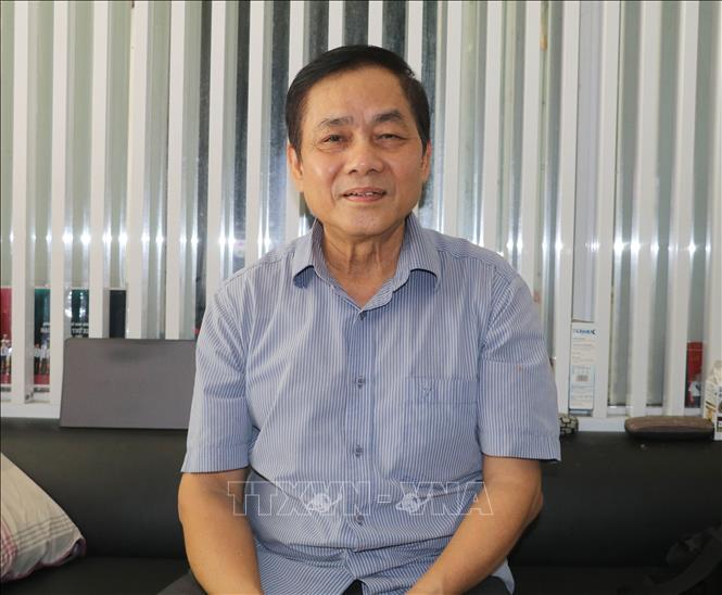 Ông Vũ Quang Quyết, Bí thư Chi bộ phố Phúc Trung, phường Phúc Thành, thành phố Ninh Bình, tỉnh Ninh Bình đánh giá cao cá nhân Tổng Bí thư Nguyễn Phú Trọng trong việc đưa ra những chủ trương, chính sách đúng đắn cho sự phát triển của đất nước. Ảnh: Thùy Dung - TTXVN