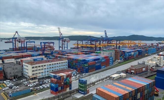Toàn cảnh càng hàng hóa ở Vladivostok, Nga. Ảnh: REUTERS/TTXVN
