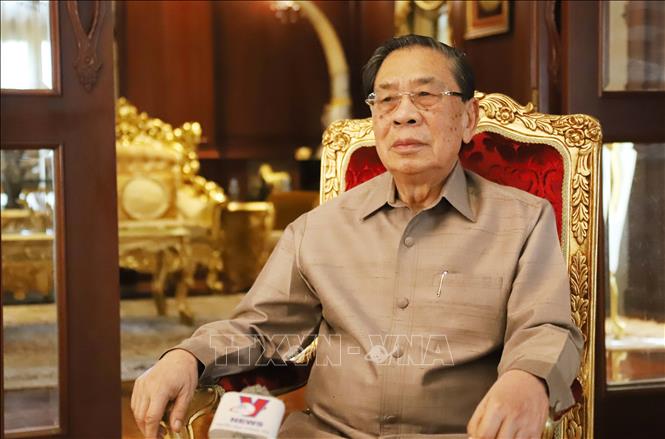 Former Party General Secretary and President of Laos Choummaly Sayasone expresses deep sadness at the passing of General Secretary Trong. VNA Photo: Xuân Tú