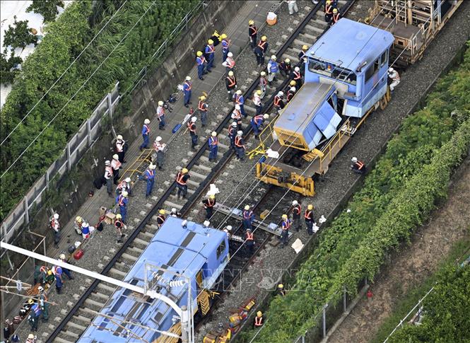 Hiện trường vụ tai nạn đường sắt trên tuyến tàu cao tốc Tokaido Shinkansen ở Gamagori, tỉnh Aichi, Nhật Bản, ngày 22/7/2024. Ảnh: Kyodo/TTXVN