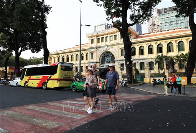 Tourists visit Saigon Central Post Office. VNA Photo: Hồng Đạt