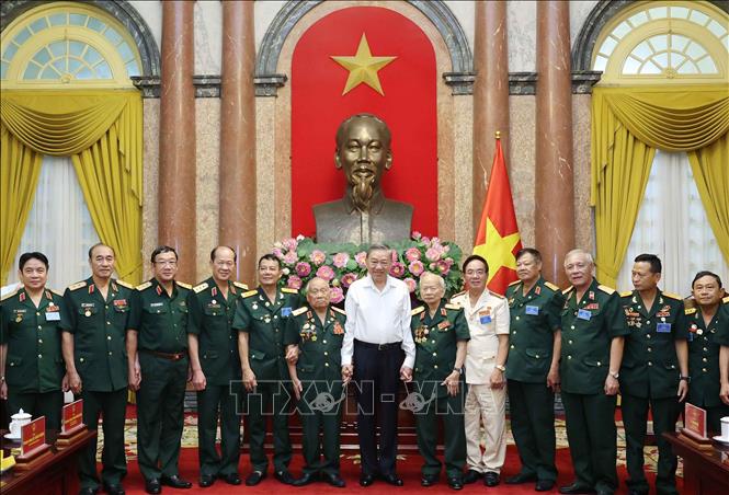 Chủ tịch nước Tô Lâm với các đại biểu. Ảnh: Nhan Sáng-TTXVN