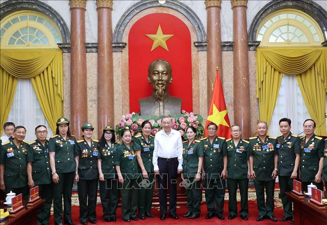 Chủ tịch nước Tô Lâm với các đại biểu. Ảnh: Nhan Sáng-TTXVN