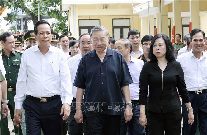 Chủ tịch nước Tô Lâm đến thăm Trung tâm Điều dưỡng thương binh Thuận Thành. Ảnh: Nhan Sáng-TTXVN