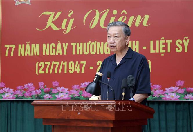 Chủ tịch nước Tô Lâm phát biểu, động viên các thương bệnh binh. Ảnh: Nhan Sáng-TTXVN