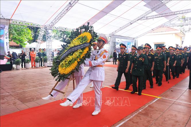 Hội thương binh nặng huyện Đông Anh vào viếng Tổng Bí thư Nguyễn Phú Trọng. Ảnh: TTXVN