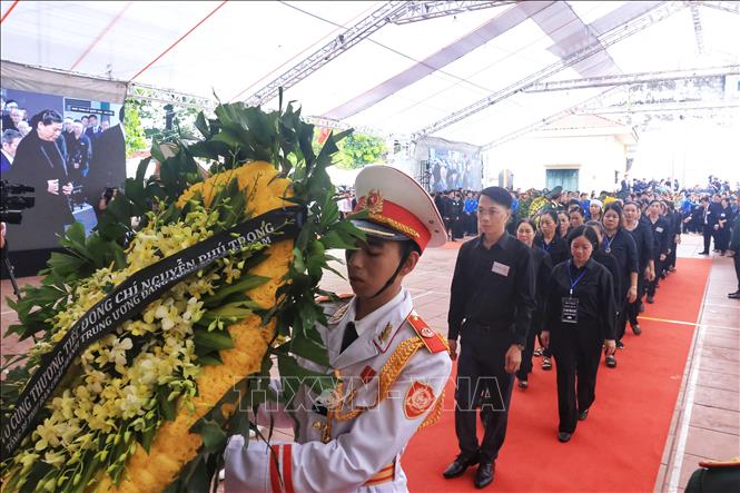 Đoàn thôn Lại Đà viếng Tổng Bí thư Nguyễn Phú Trọng. Ảnh: TTXVN