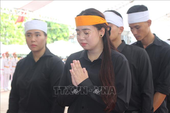 Con cháu tiếc thương Tổng Bí thư Nguyễn Phú Trọng. Ảnh: TTXVN