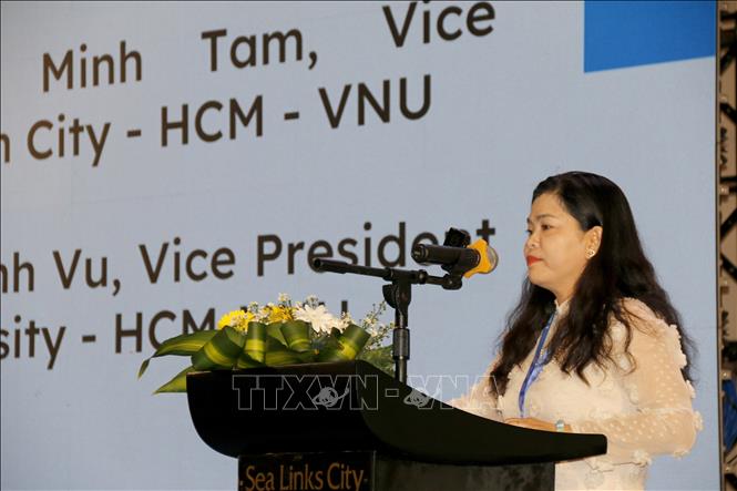PGS.TS Nguyễn Thị Hiệp, Trưởng Khoa Kỹ thuật Y sinh trường Đại học Quốc tế phát biểu tại Hội nghị. Ảnh: Nguyễn Thanh - TTXVN