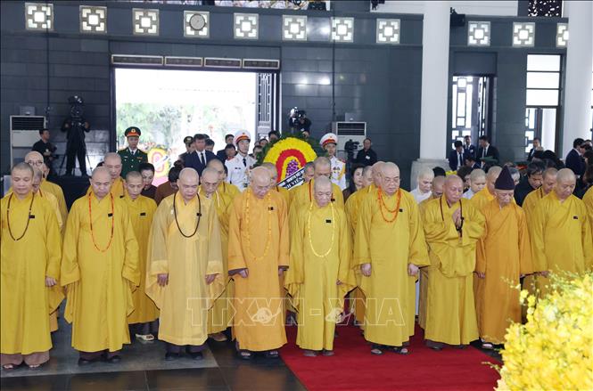 Đoàn Trung ương Giáo hội Phật giáo Việt Nam viếng Tổng Bí thư Nguyễn Phú Trọng. Ảnh: TTXVN