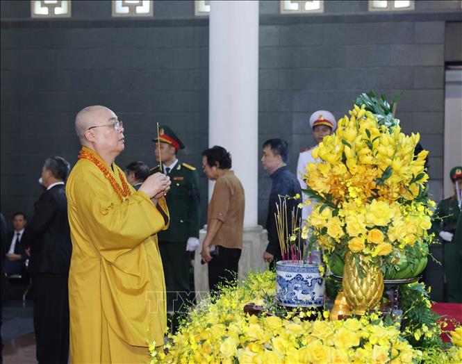 Đoàn Trung ương Giáo hội Phật giáo Việt Nam viếng Tổng Bí thư Nguyễn Phú Trọng. Ảnh: TTXVN