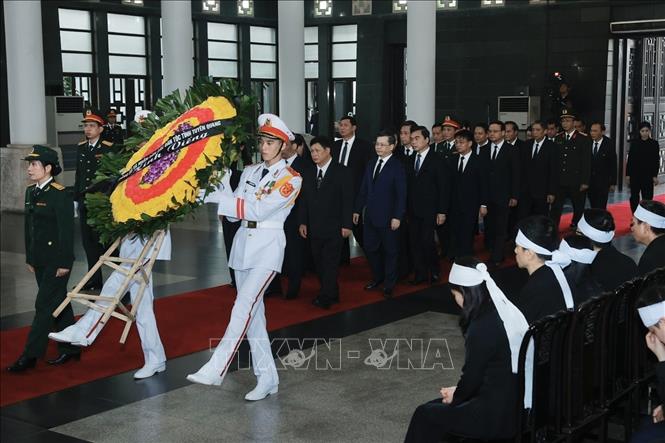 Đoàn tỉnh Tuyên Quang viếng Tổng Bí thư Nguyễn Phú Trọng. Ảnh: TTXVN