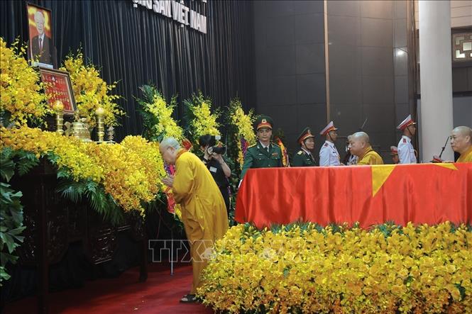 Đoàn Trung ương Giáo hội Phật giáo Việt Nam viếng Tổng Bí thư Nguyễn Phú Trọng. Ảnh: TTXVN 