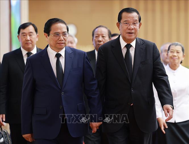 Thủ tướng Phạm Minh Chính tiếp Chủ tịch Đảng Nhân dân Campuchia Samdech Hun Sen. Ảnh: Dương Giang-TTXVN
