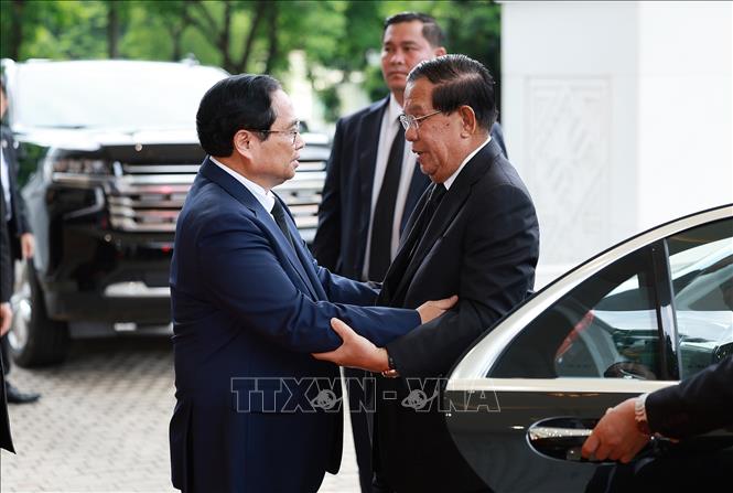 Thủ tướng Phạm Minh Chính tiếp Chủ tịch Đảng Nhân dân Campuchia Samdech Hun Sen. Ảnh: Dương Giang-TTXVN
