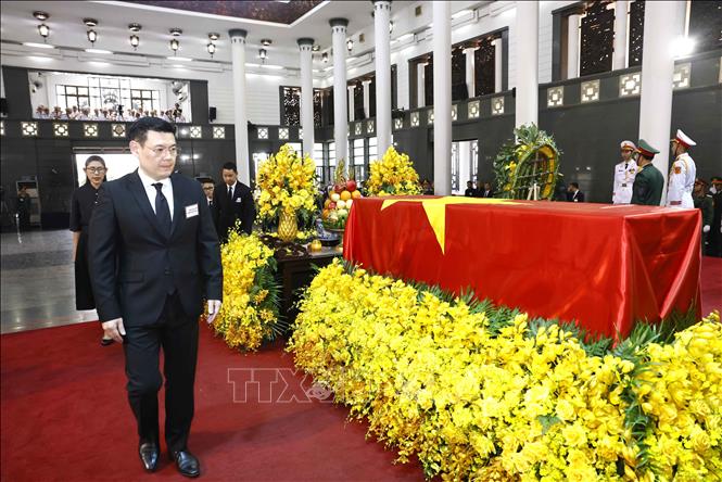 Đoàn Vương quốc Thái Lan viếng Tổng Bí thư Nguyễn Phú Trọng. Ảnh: TTXVN