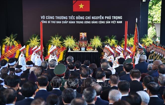 General Secretary of the Communist Party of Vietnam Central Committee Nguyen Phu Trong is buried in a solemn service at Mai Dich Cemetery in Hanoi on July 26. VNA Photo