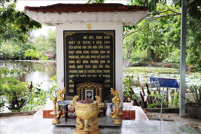 Di tích Ao Dinh ở xã Tân Phước, huyện Gò Công Đông, tỉnh Tiền Giang, là nơi Anh hùng dân tộc Trương Định tuẫn tiết đã trở thành di tích cấp quốc gia. Ảnh: Hữu Chí - TTXVN