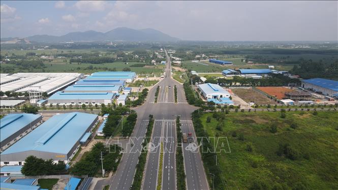 Khu công nghiệp Sonadezi huyện Châu Đức, tỉnh Bà Rịa-Vũng Tàu Đây là một trong 13 khu công nghiệp đã đi vào hoạt động tại tỉnh, thu hút nhiều dự án trong và ngoài nước. Ảnh: Hoàng Nhị - TTXVN