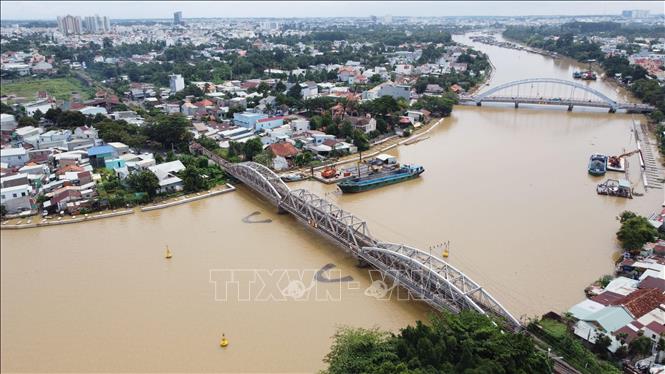Cầu Rạch Cát được người Pháp xây dựng năm 1901 và khánh thành vào năm 1903 do kiến trúc sư người Pháp Gustave Eiffel thiết kế. Ảnh: Sỹ Tuyên - TTXVN