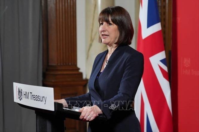 (Tư liệu) Bộ trưởng Tài chính Anh Rachel Reeves phát biểu tại thủ đô London ngày 8/7/2024. Ảnh: Getty Images/TTXVN