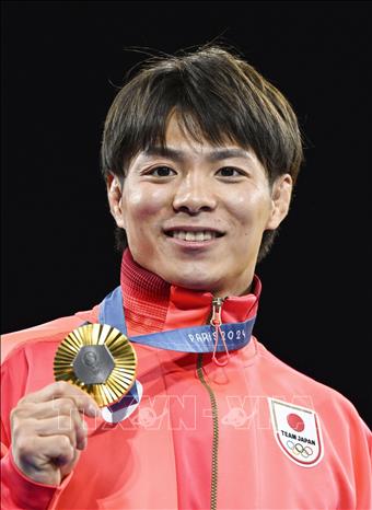 VĐV Koki Kano của Nhật Bản giành HCV nội dung judo hạng cân 66 kg nam tại Olympic 2024 ở Paris, Pháp ngày 28/7/2024. Ảnh: Kyodo/TTXVN