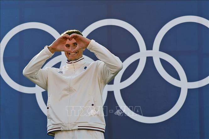 VĐV Nicolas Gestin của Pháp giành HCV nội dung đua thuyền vượt chướng ngại vật đơn nam tại Olympic Paris 2024 ở Vaires-sur-Marne, Pháp, ngày 29/7/2024. Ảnh: THX/TTXVN