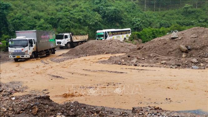 Điểm sạt lở tại Km1+520, tỉnh lộ 140. Ảnh: TTXVN phát