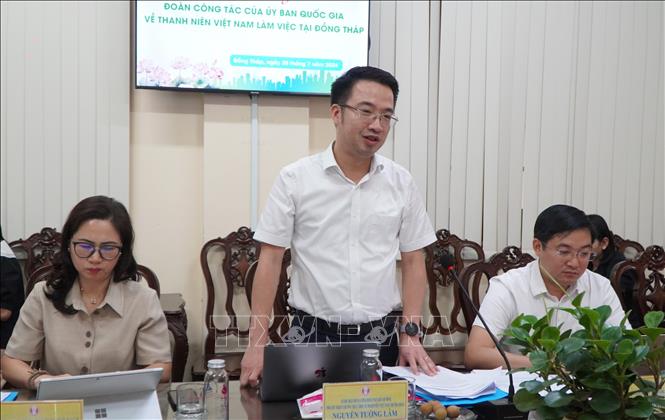 Ông Nguyễn Tường Lâm, Bí thư Ban Chấp hành Trung ương Đoàn, Phó Chủ nhiệm Thường trực Ủy ban quốc gia về thanh niên Việt Nam, phát biểu trong buổi làm việc. Ảnh: Nhựt An - TTXVN