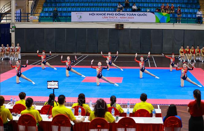 Phần thi bài quy định của đội thi đến từ tỉnh Thanh Hóa. Ảnh: Thanh Tùng - TTXVN