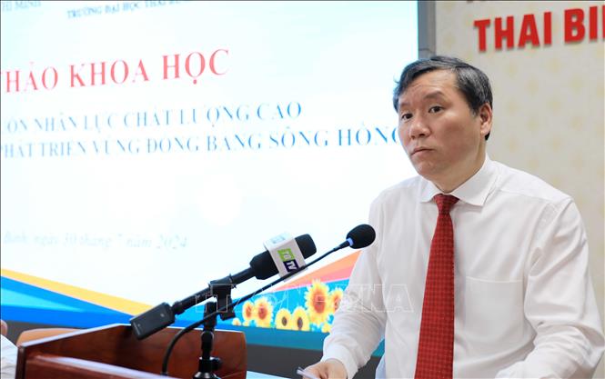 GS.TS Lê Văn Lợi, Phó Giám đốc Học viện Chính trị quốc gia Hồ Chí Minh phát biểu. Ảnh: Thế Duyệt - TTXVN