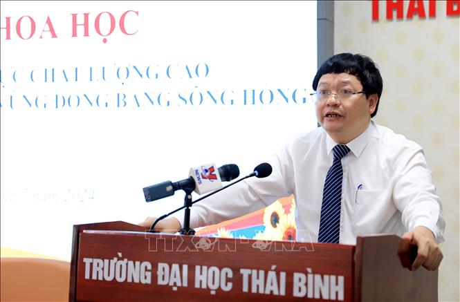 PGS.TS Phạm Quốc Thành, Hiệu trưởng Trường Đại học Thái Bình phát biểu bế mạc hội thảo. Ảnh: Thế Duyệt - TTXVN