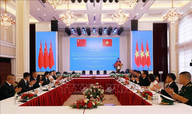 A view of the signing ceremony. VNA Photo: Quý Trung