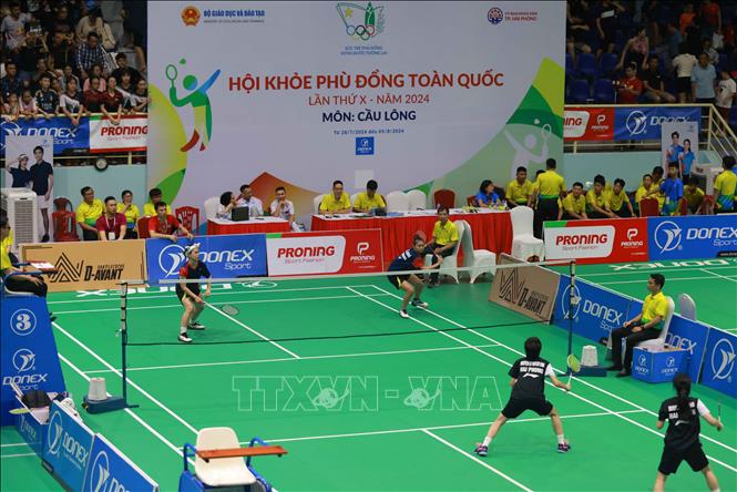 Thi đấu đôi nữ, môn cầu lông trong Hội khỏe Phù Đổng toàn quốc lần thứ 10. Ảnh: Thanh Tùng - TTXVN