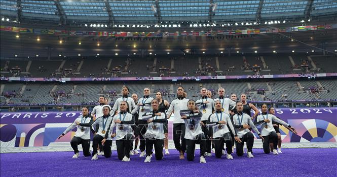 Đội New Zealand giành HCV nội dung bóng bầu dục bảy người của nữ tại Olympic Paris 2024 ở Paris, Pháp, ngày 30/7/2024. Ảnh: THX/TTXVN