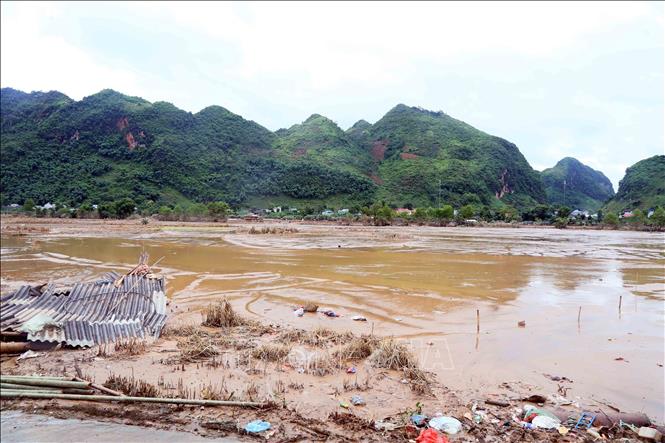 Flooding inundates cultivation areas in Tong Co commune, Thuan Chau district, Son La province. VNA/Photo by courtesy