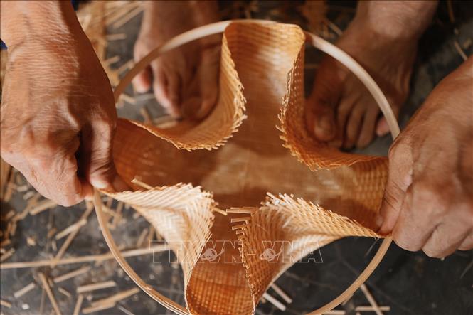 Các sản phẩm của mây tre đan Bao La được làm chủ yếu làm từ nguồn nguyên liệu tre, mây có tại địa phương, rất thân thiện với môi trường. Ảnh: Minh Quyết – TTXVN
