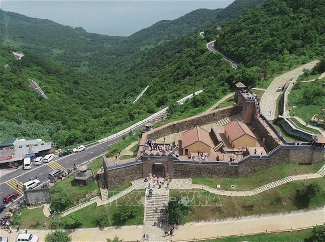 A bird's eye view of Hai Van Gate. VNA Photo: Mai Trang 