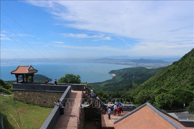 Hai Van Gate is reopened for tourists. VNA Photo: Mai Trang 