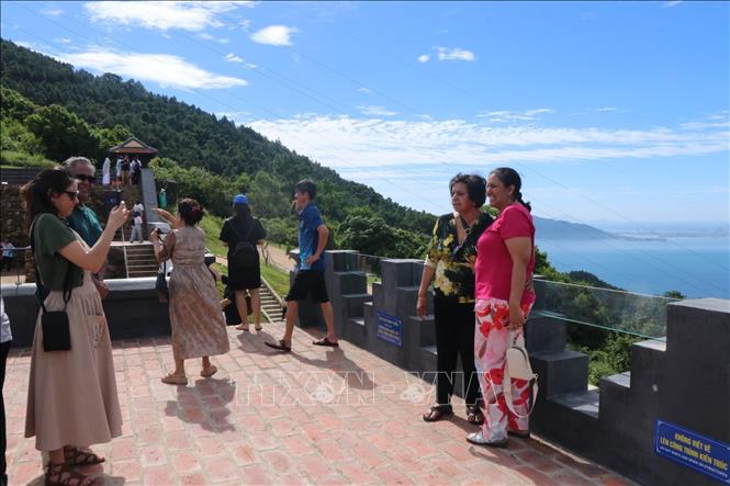 Hai Van Gate is reopened for tourists. VNA Photo: Mai Trang 