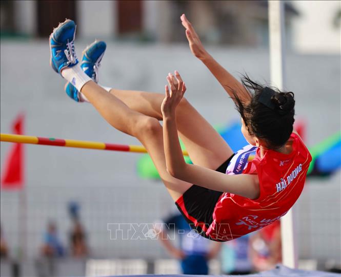 Thi đấu nội dung nhảy cao nữ. Ảnh: Thanh Tùng - TTXVN