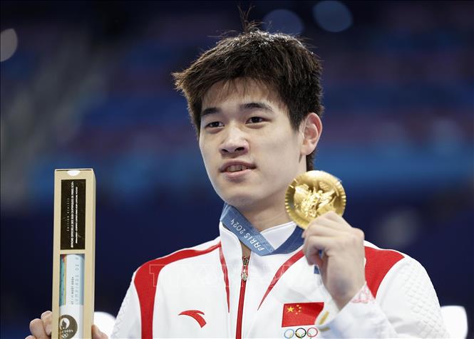 Kình ngư Pan Zhanle của Trung Quốc giành HCV nội dung bơi 100m tự do nam tại Olympic 2024 ở Paris, Pháp ngày 1/8/2024. Ảnh: Kyodo/TTXVN