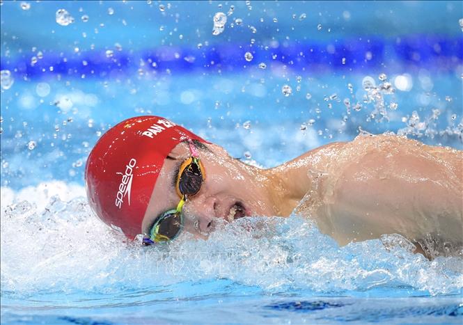 Kình ngư Pan Zhanle của Trung Quốc thi đấu nội dung bơi 100m tự do nam tại Olympic 2024 ở Paris, Pháp ngày 1/8/2024. Ảnh: Kyodo/TTXVN